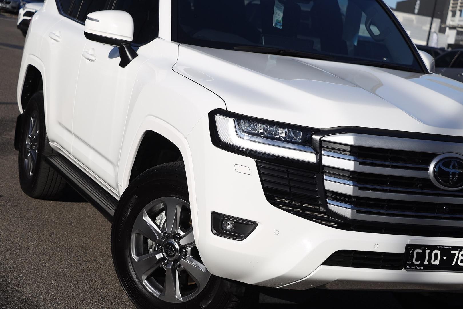 Toyota Landcruiser image 2