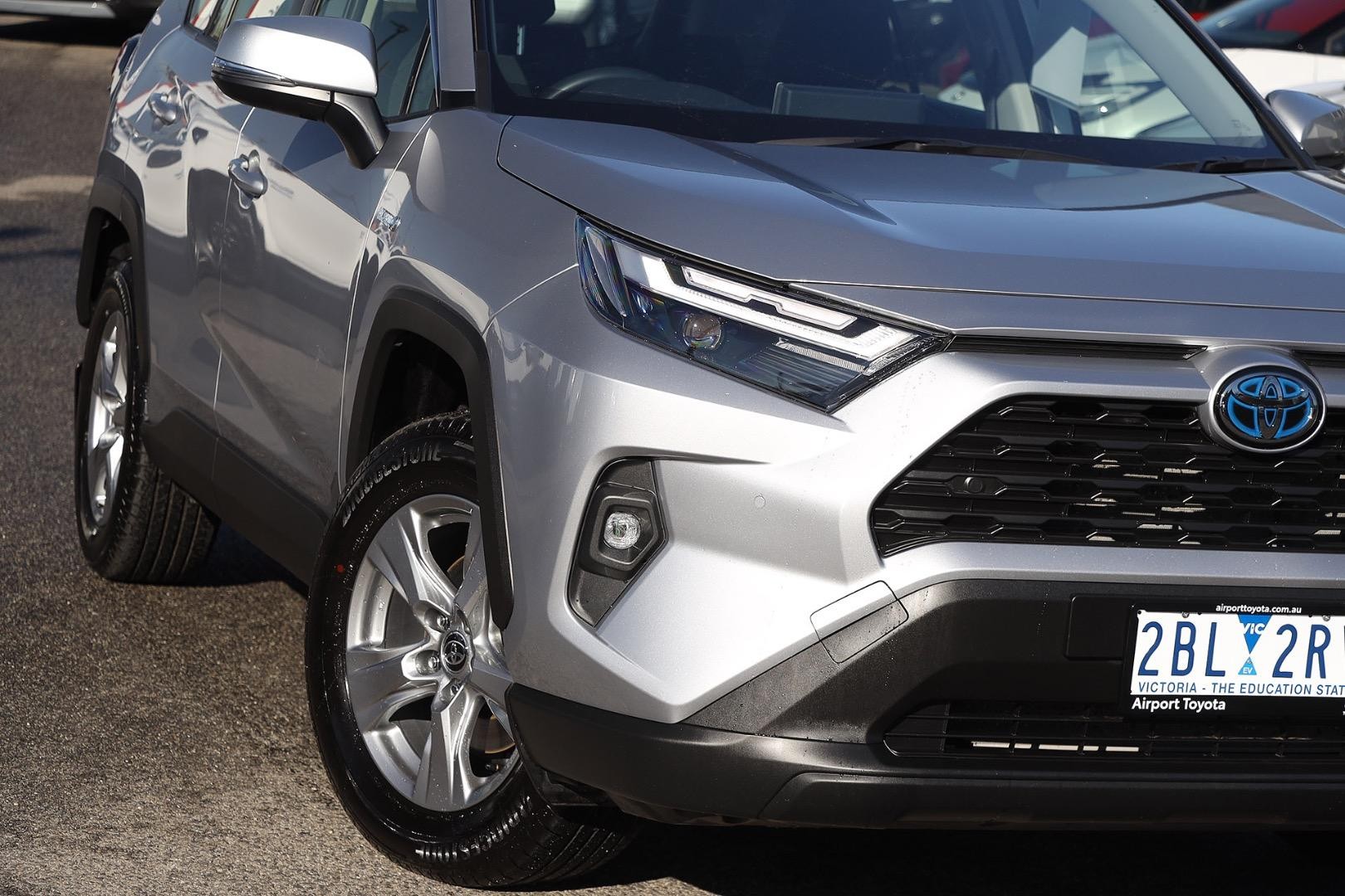 Toyota Rav4 image 2