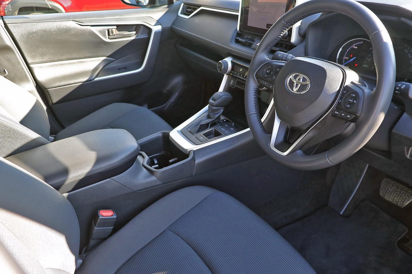 Toyota Rav4 image 2