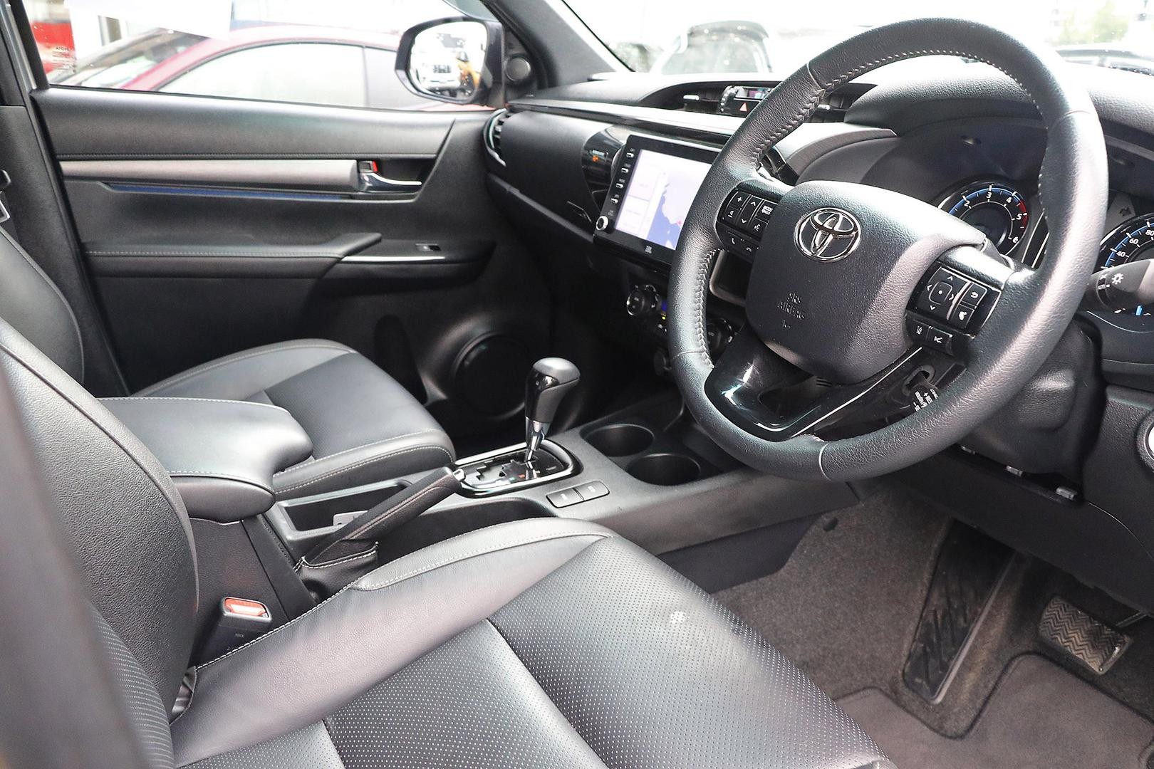 Toyota Hilux image 3