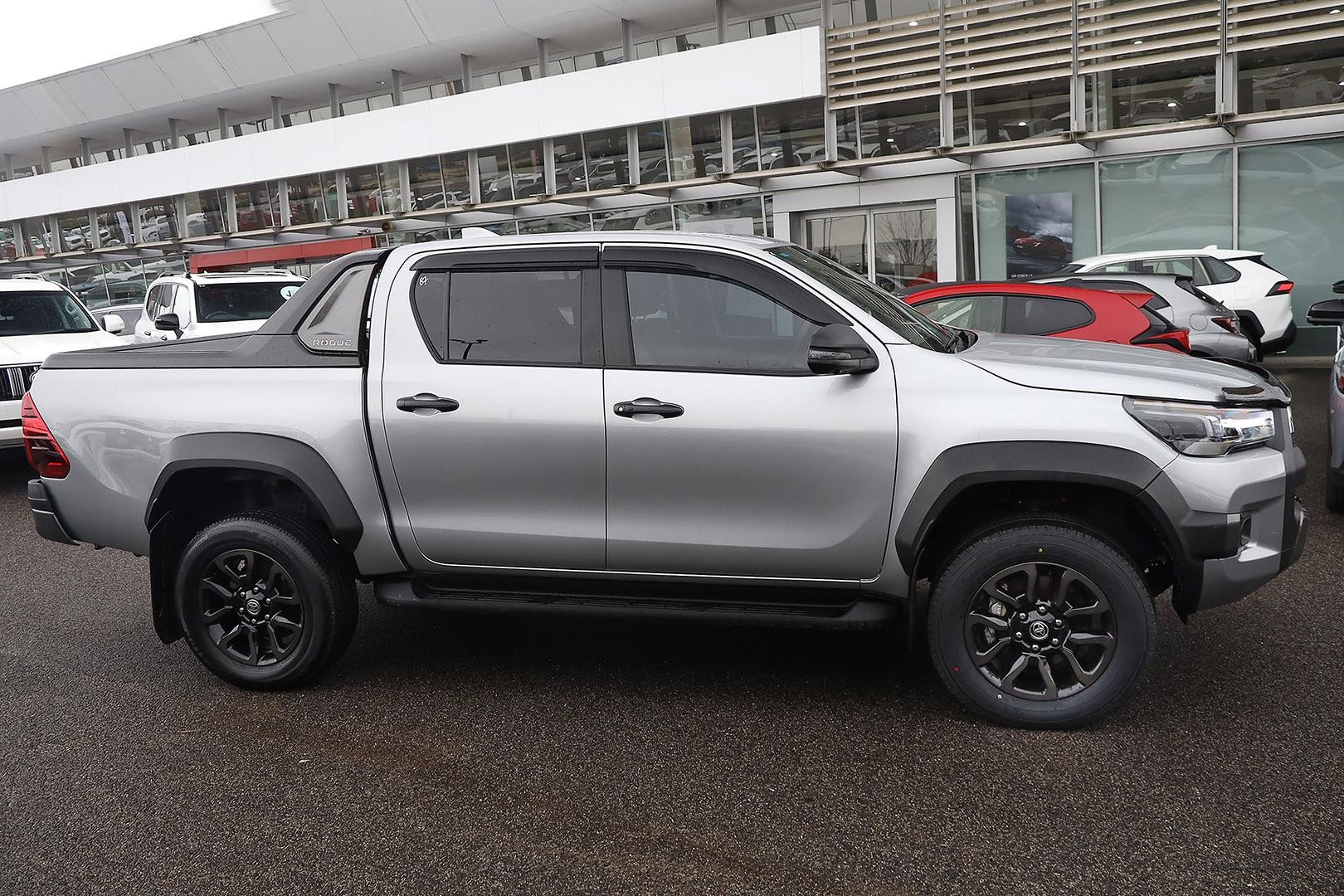 Toyota Hilux image 4