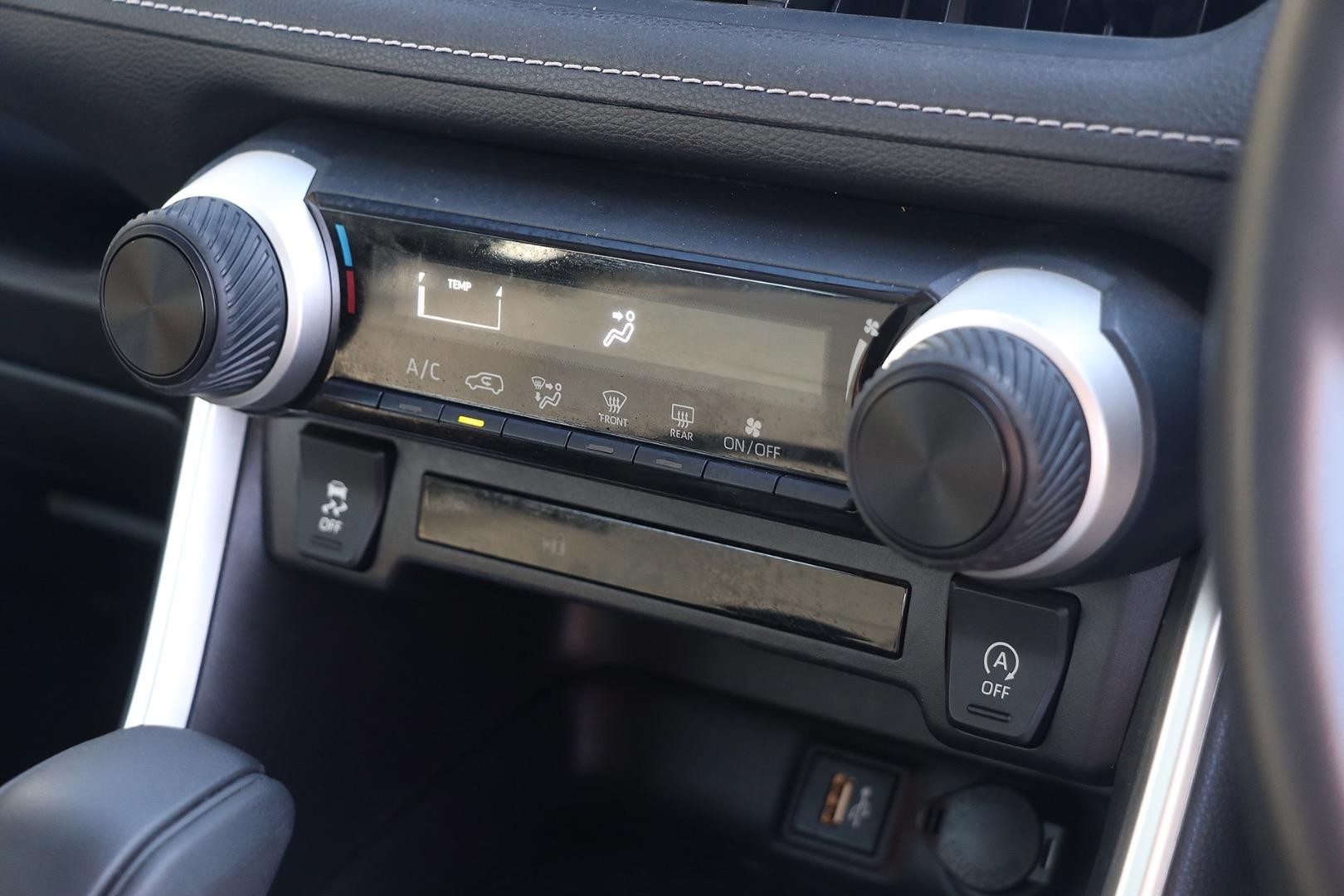 Toyota Rav4 image 3