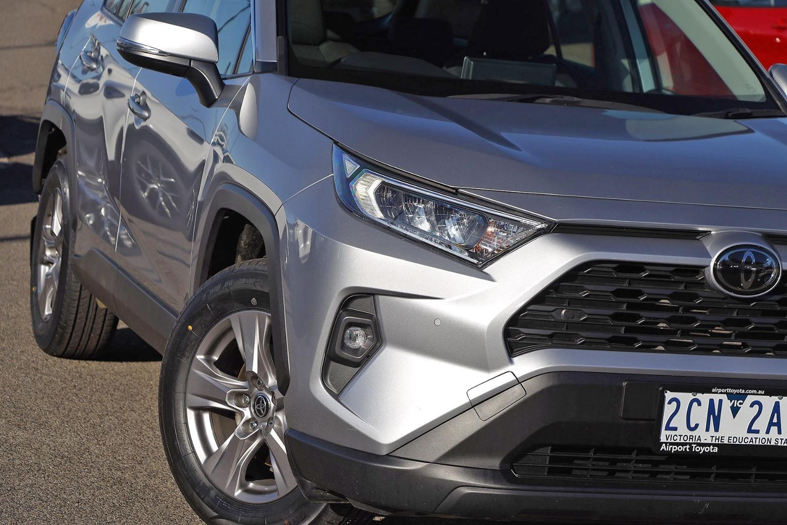 Toyota Rav4 image 2