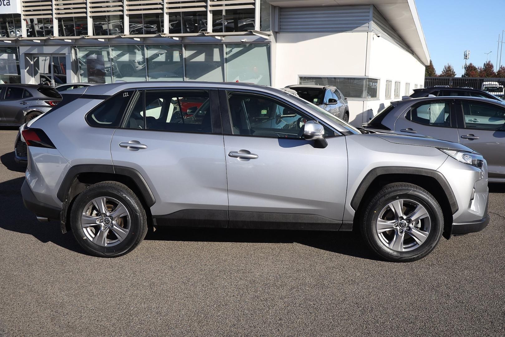 Toyota Rav4 image 4