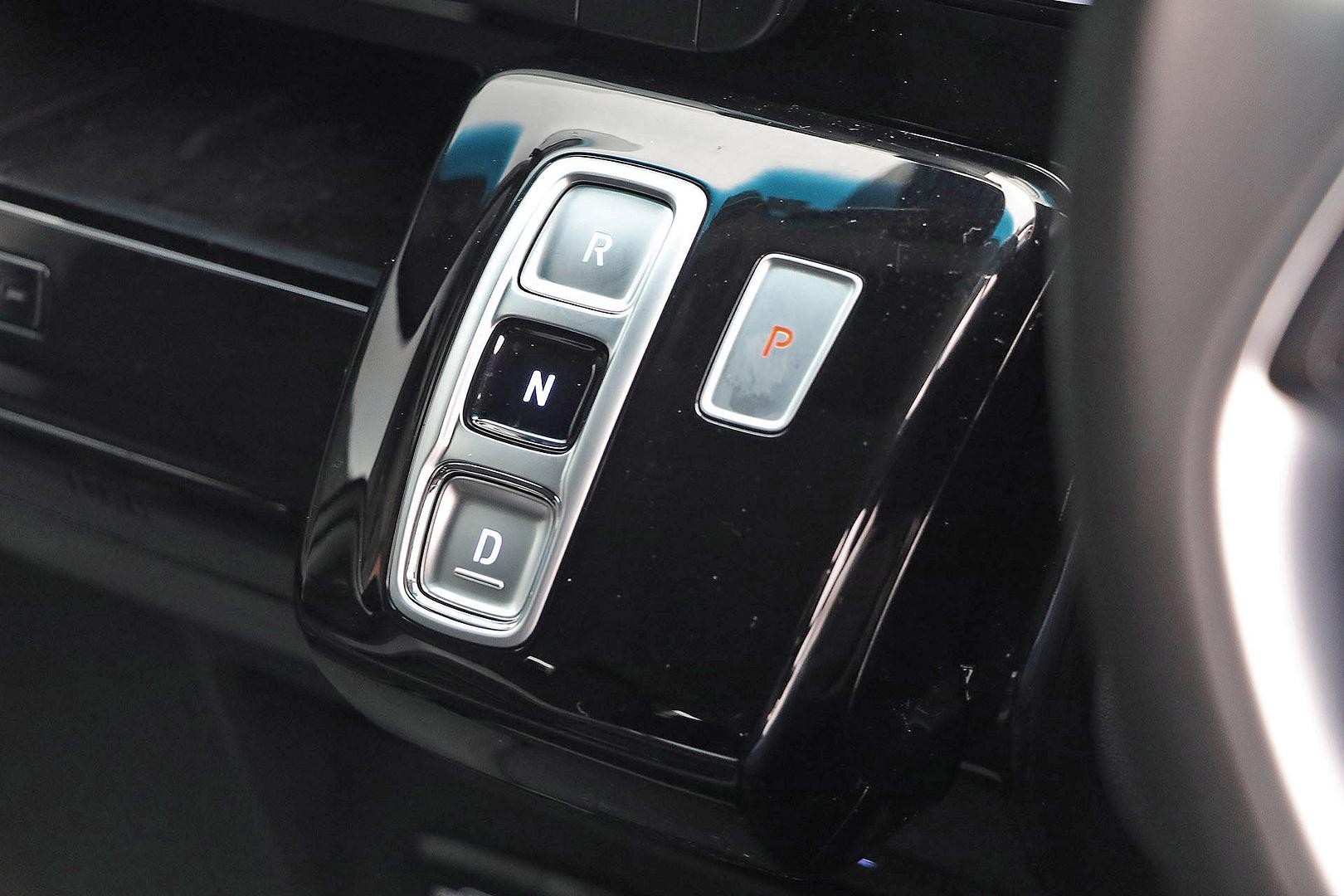 Hyundai Staria image 3