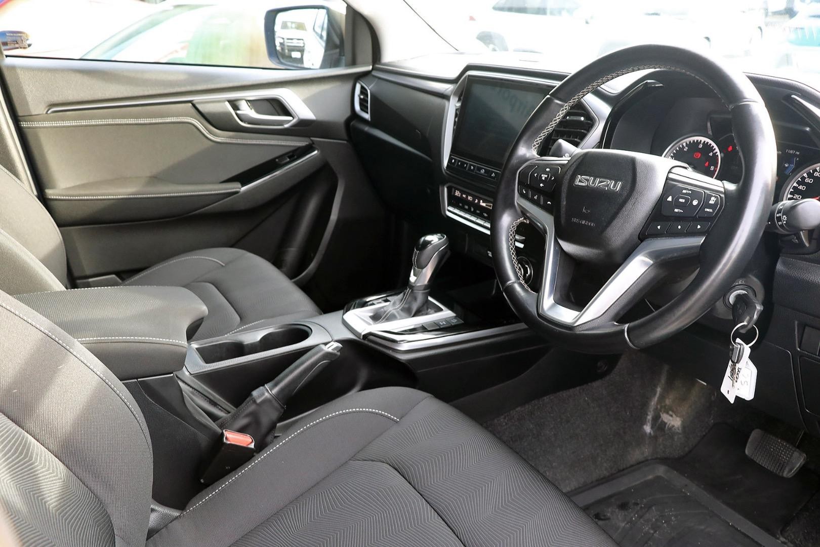 Isuzu D-max image 2