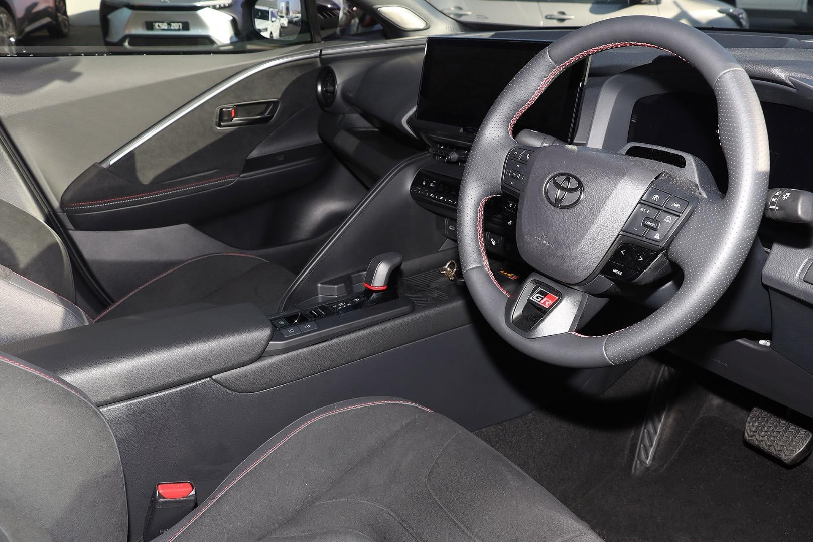 Toyota C-hr image 2