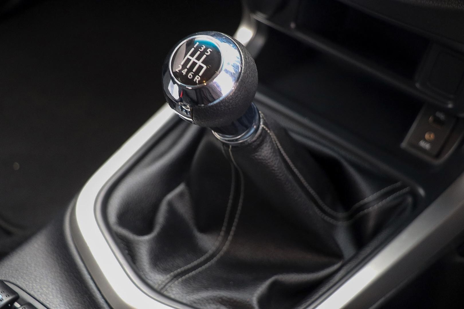Nissan Navara image 2