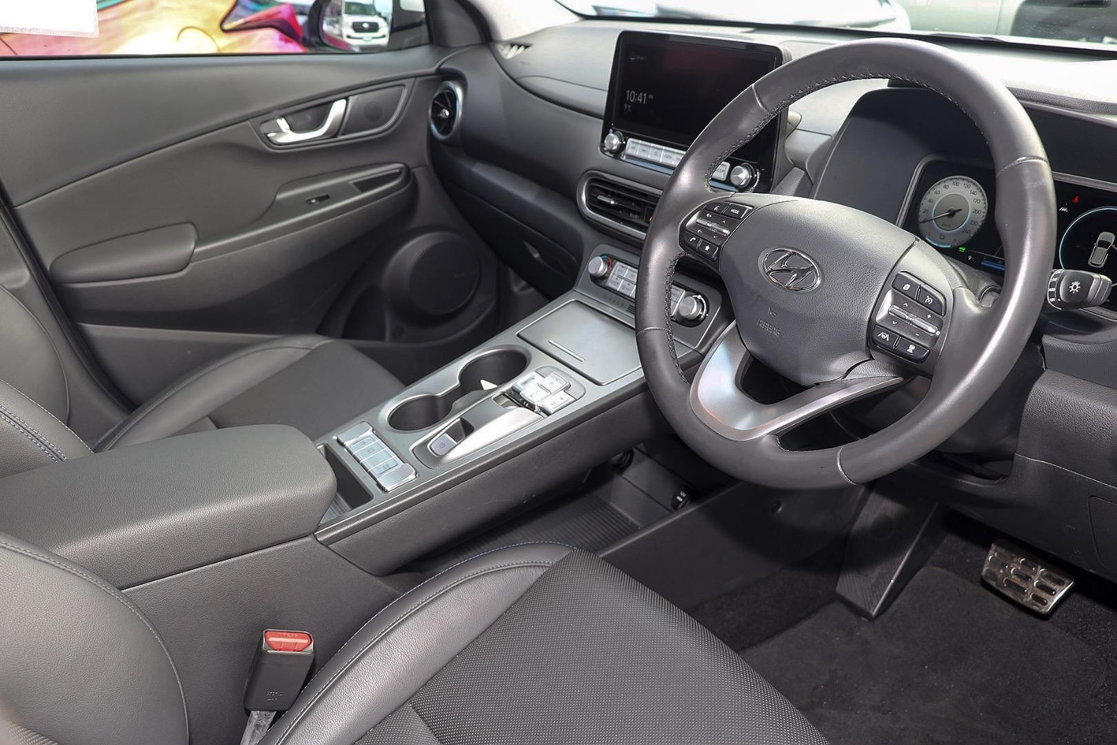 Hyundai Kona image 2