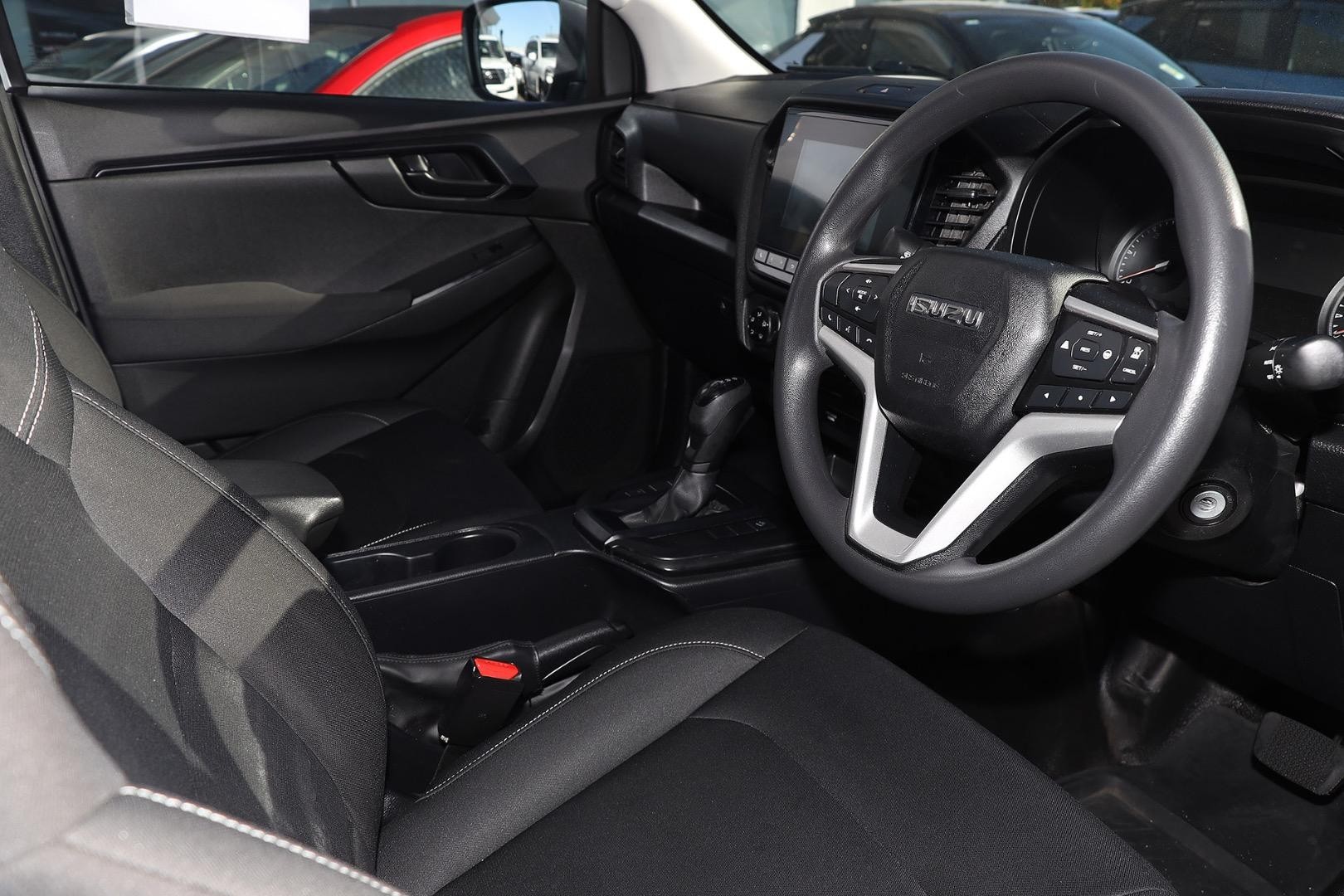 Isuzu D-max image 2