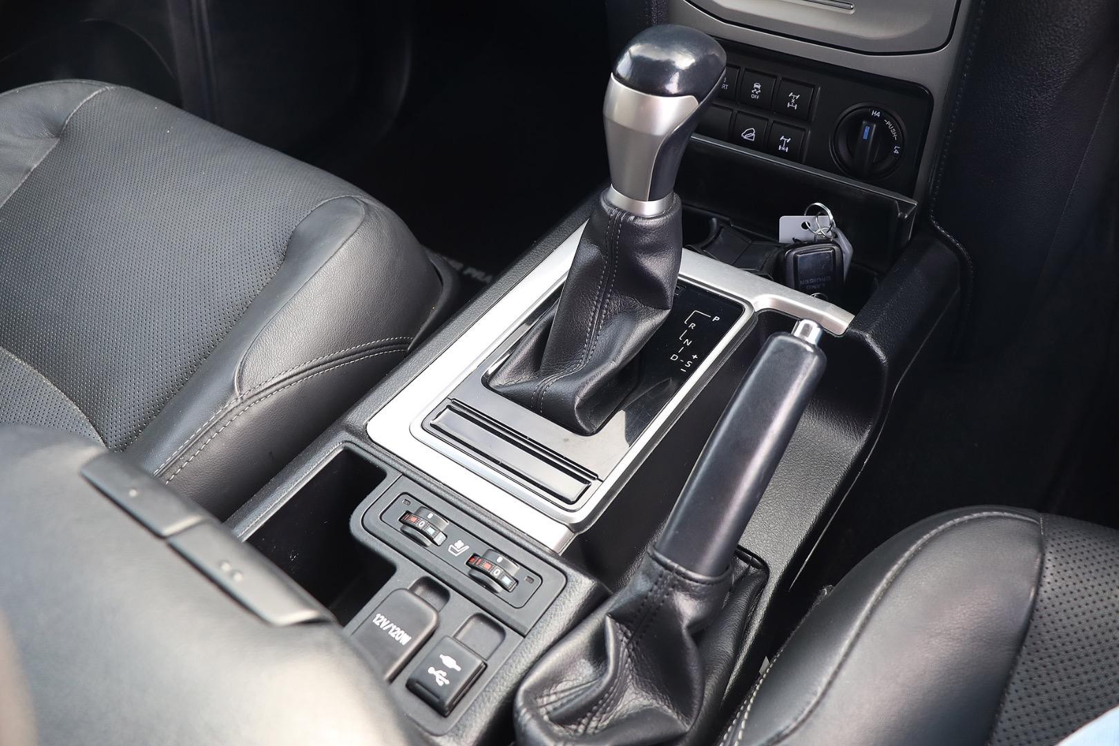 Toyota Landcruiser Prado image 3