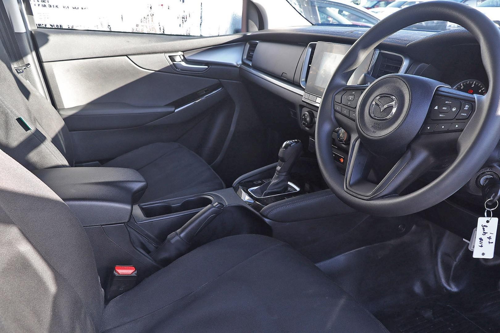Mazda Bt-50 image 2