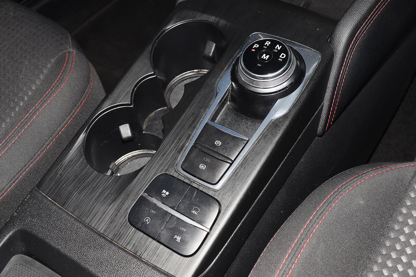 Ford Escape image 4