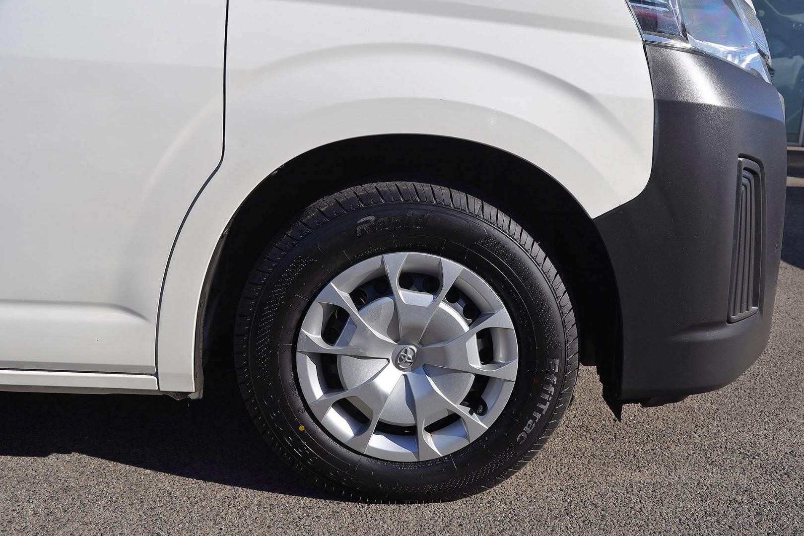 Toyota Hiace image 4