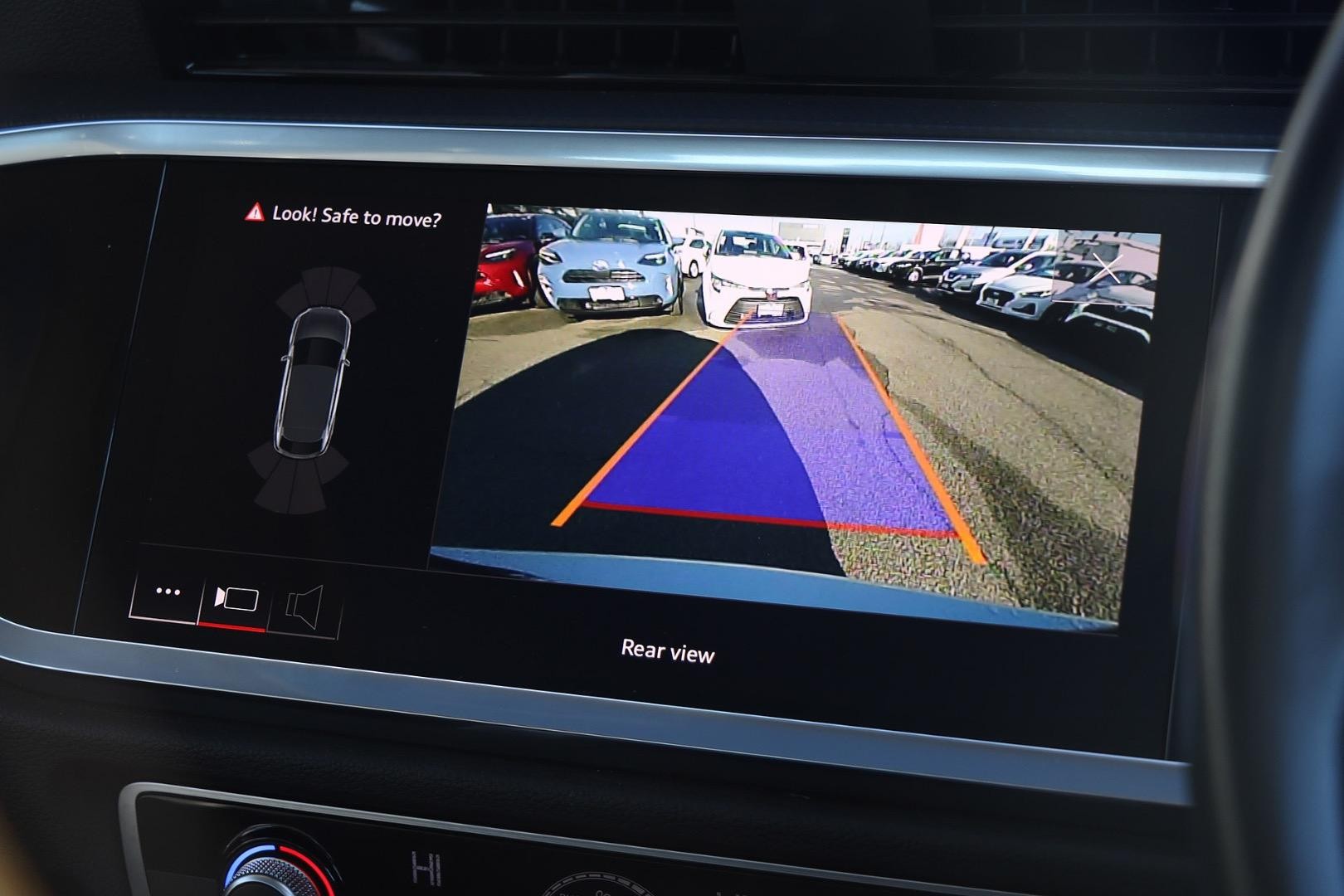 Audi Q3 image 4