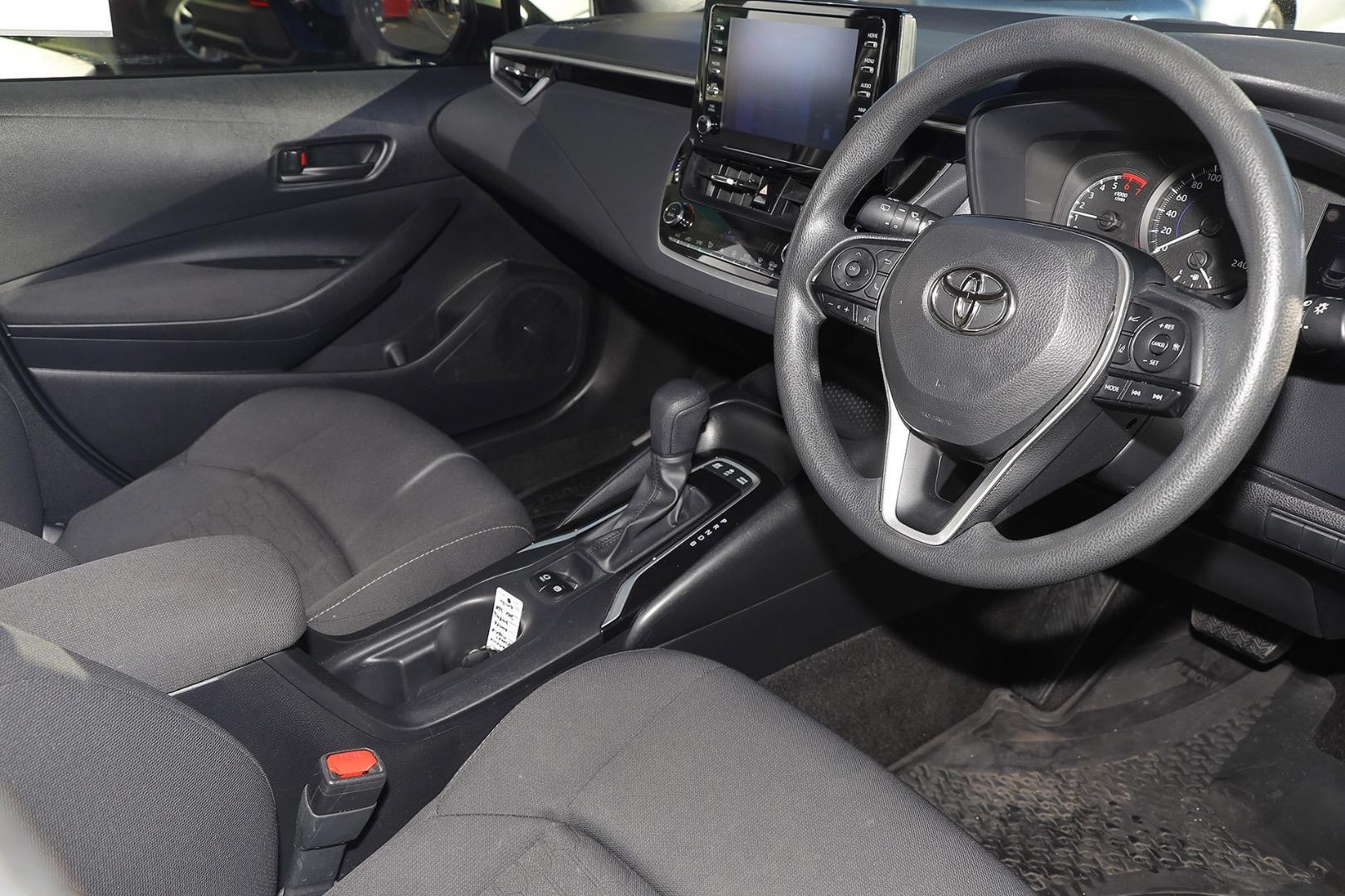 Toyota Corolla image 2