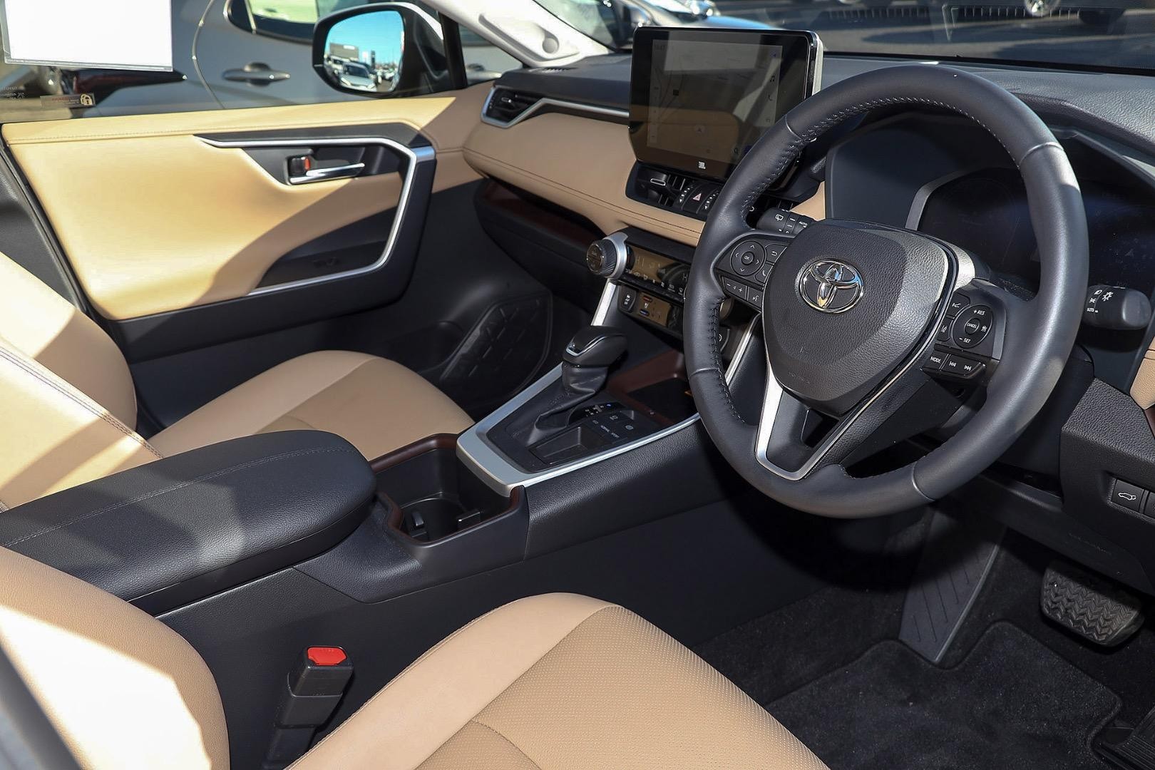 Toyota Rav4 image 3