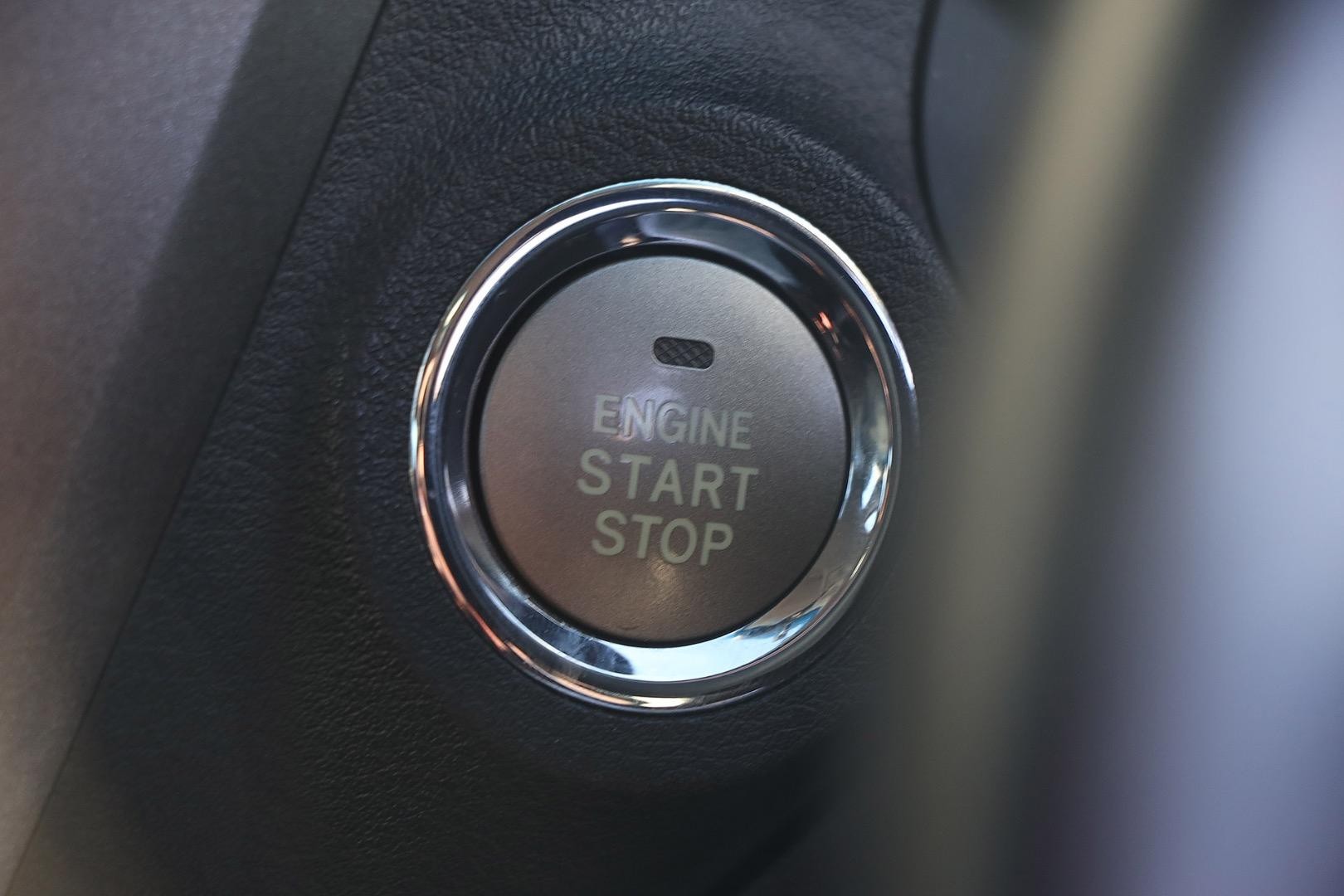 Lexus Is image 3