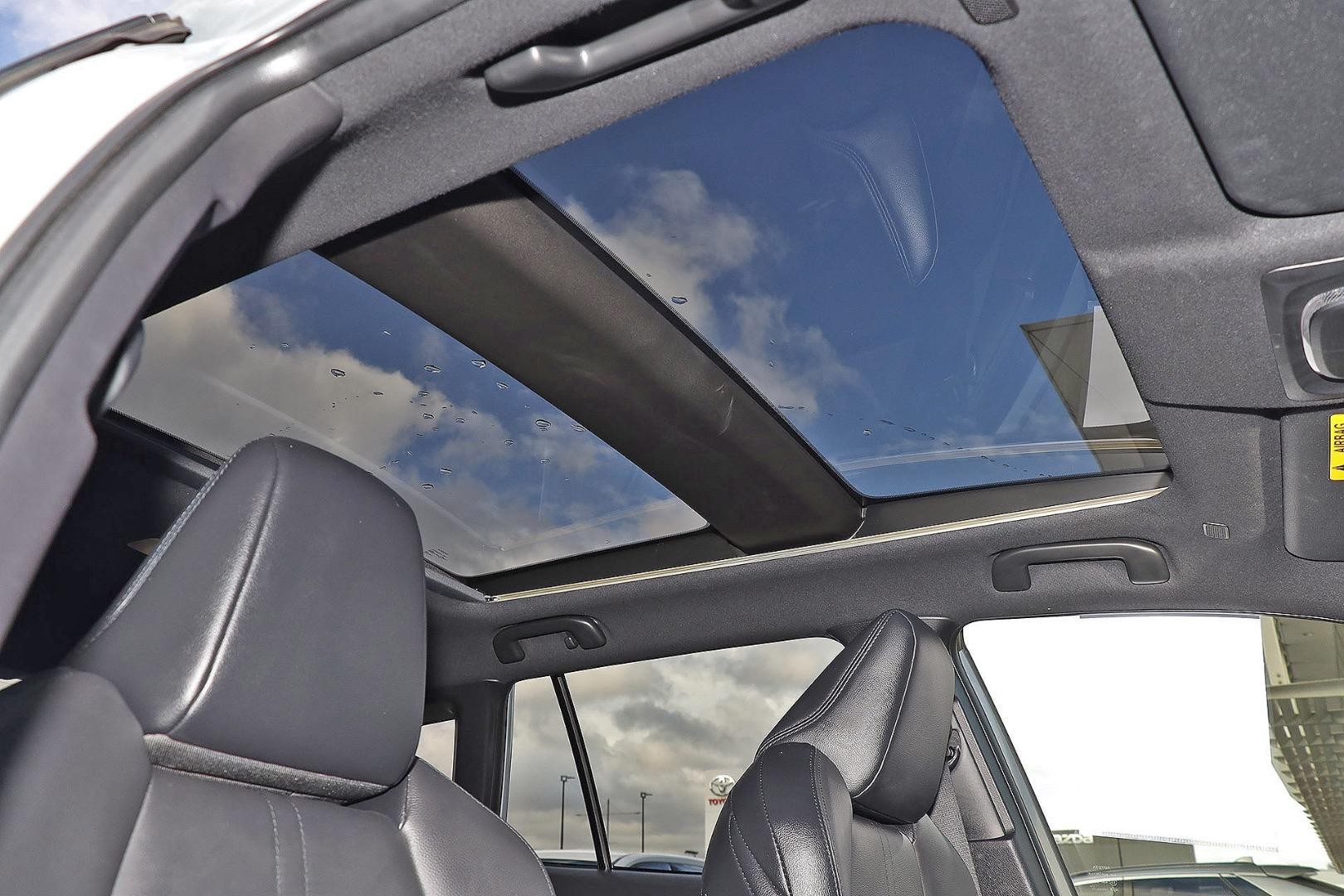 Toyota Corolla Cross image 3