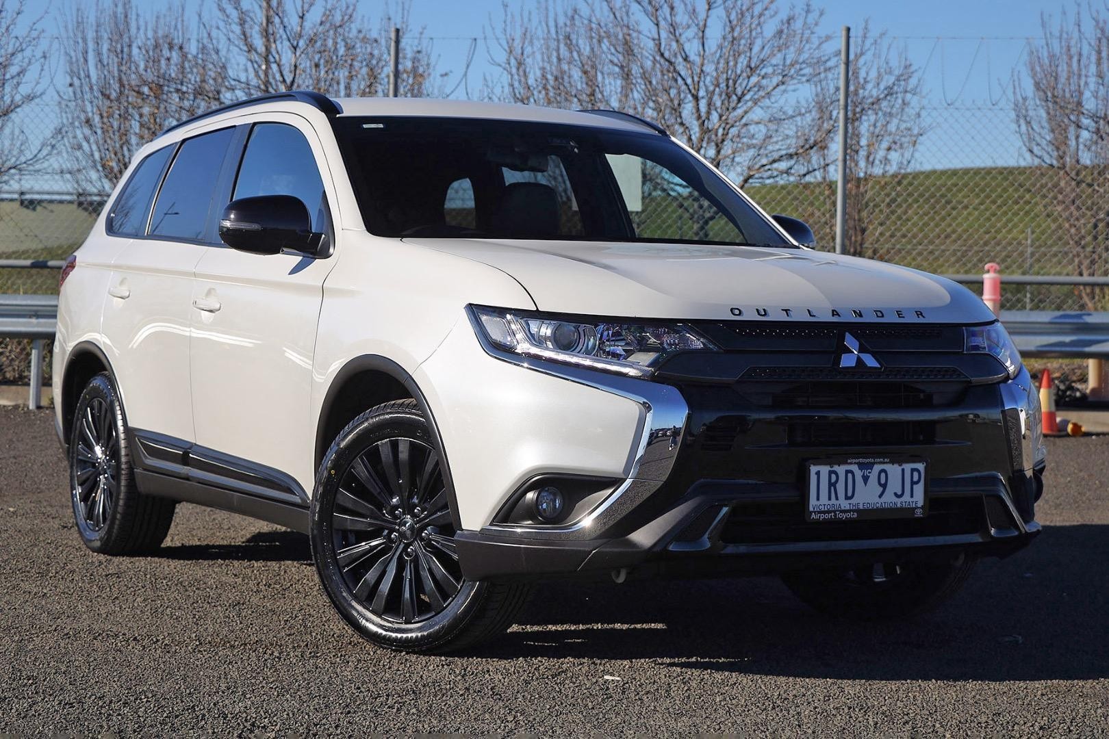 Mitsubishi Outlander image 1