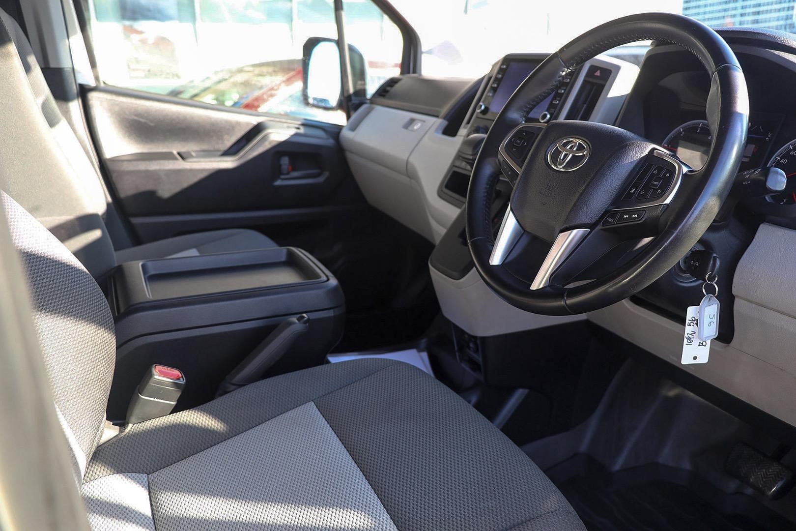Toyota Hiace image 4