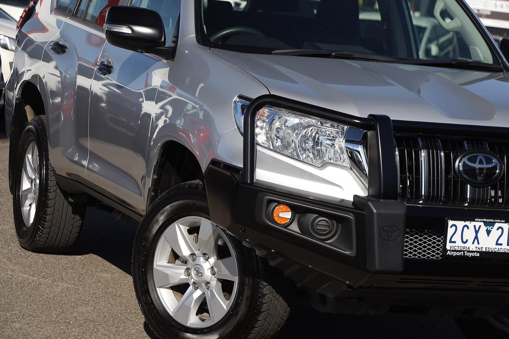 Toyota Landcruiser Prado image 2