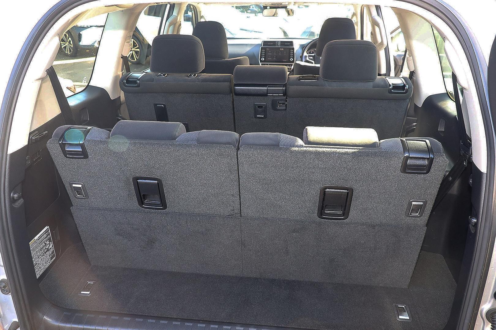 Toyota Landcruiser Prado image 2