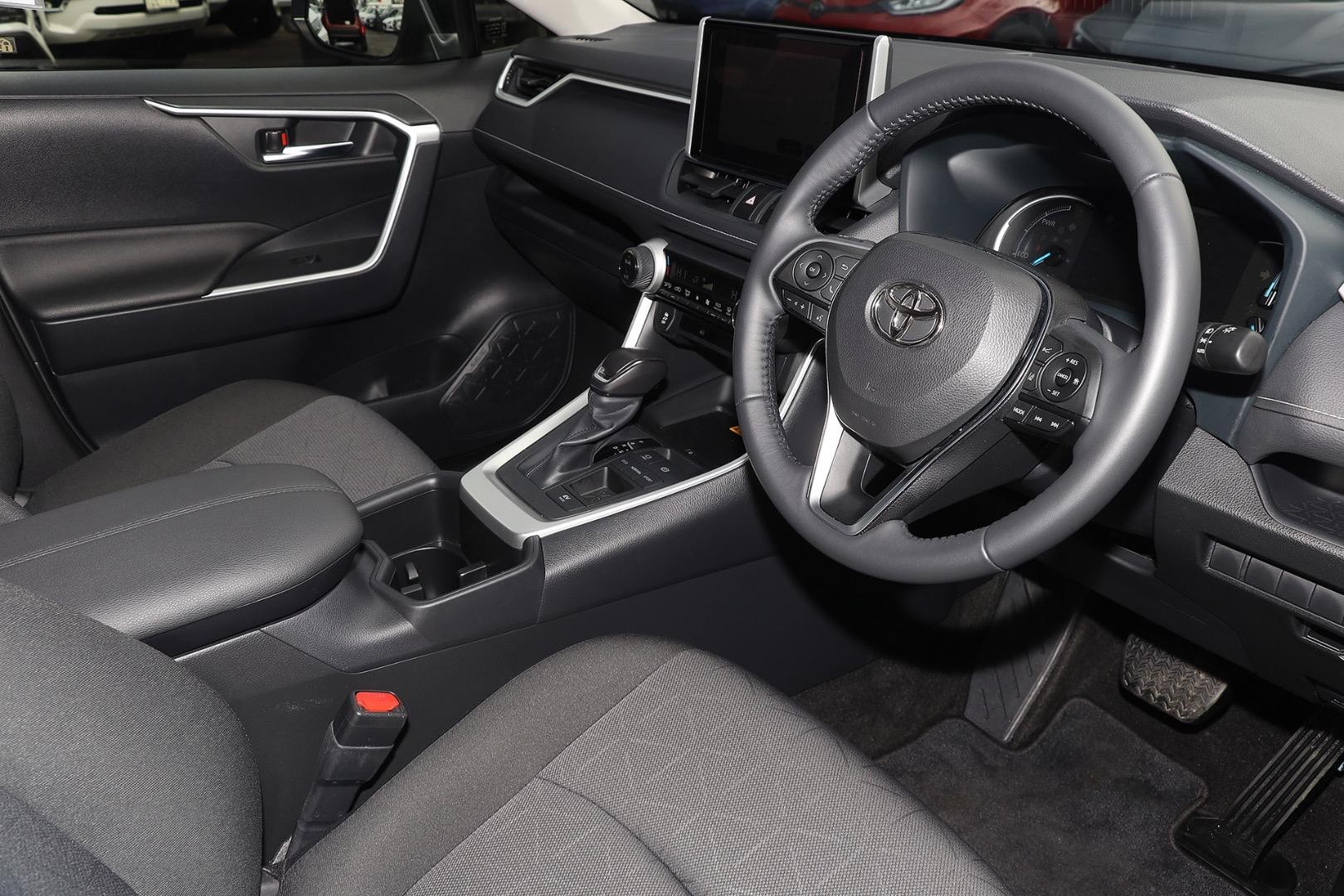 Toyota Rav4 image 2