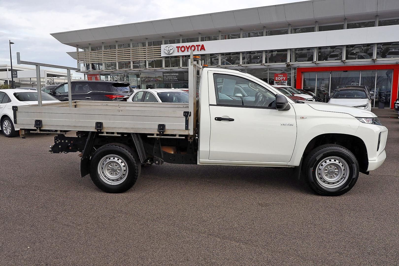Mitsubishi Triton image 4