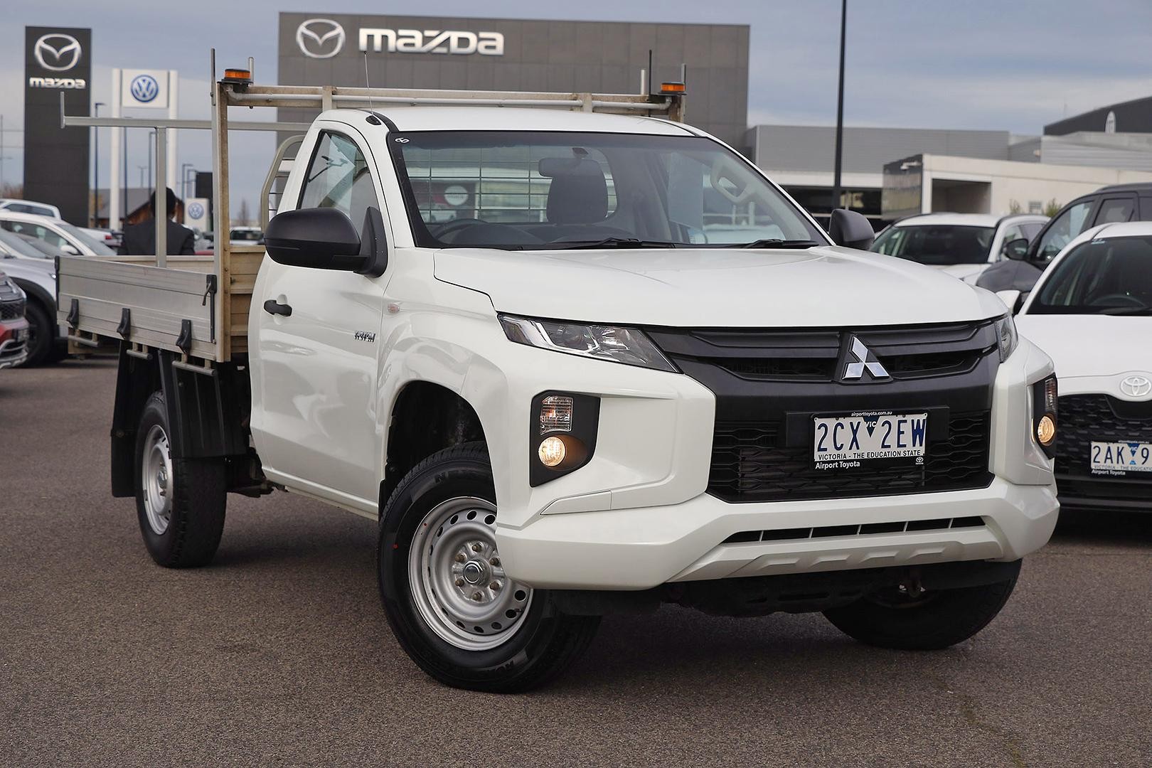 Mitsubishi Triton image 1