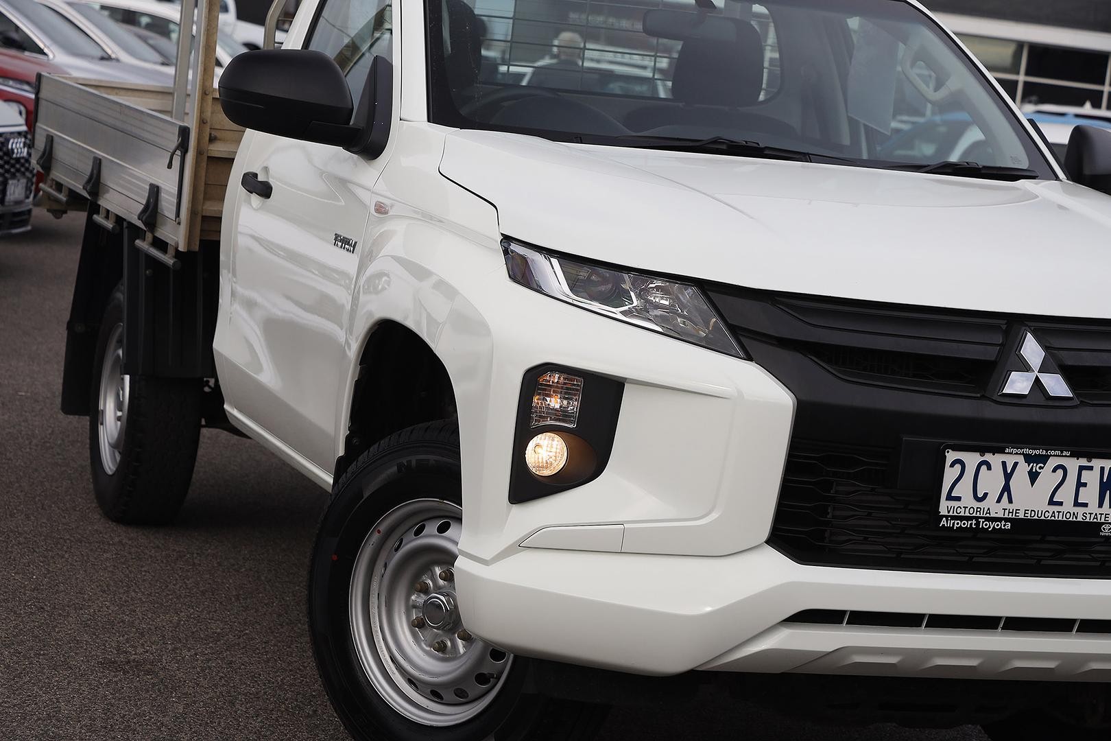 Mitsubishi Triton image 2