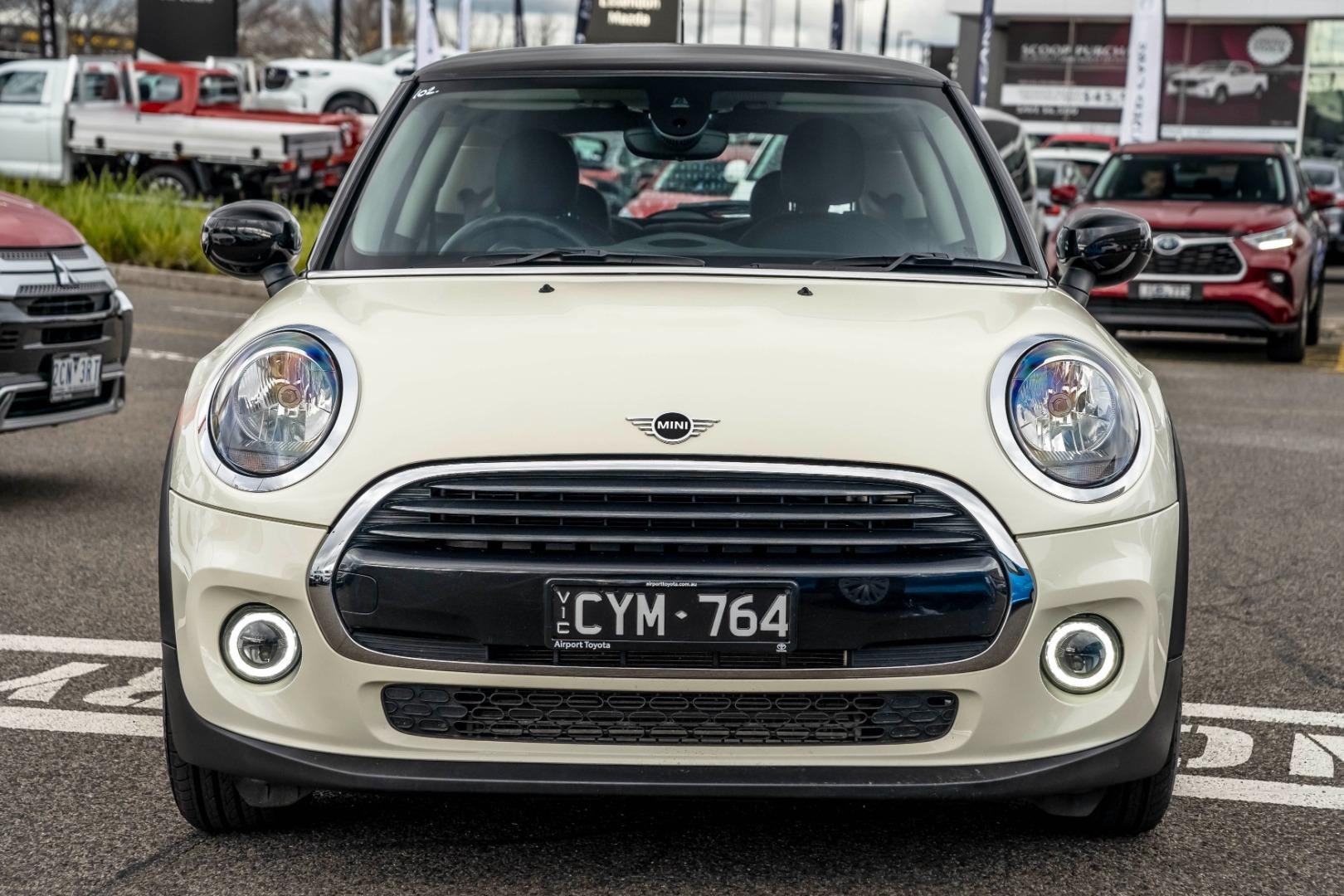 Mini Hatch image 3