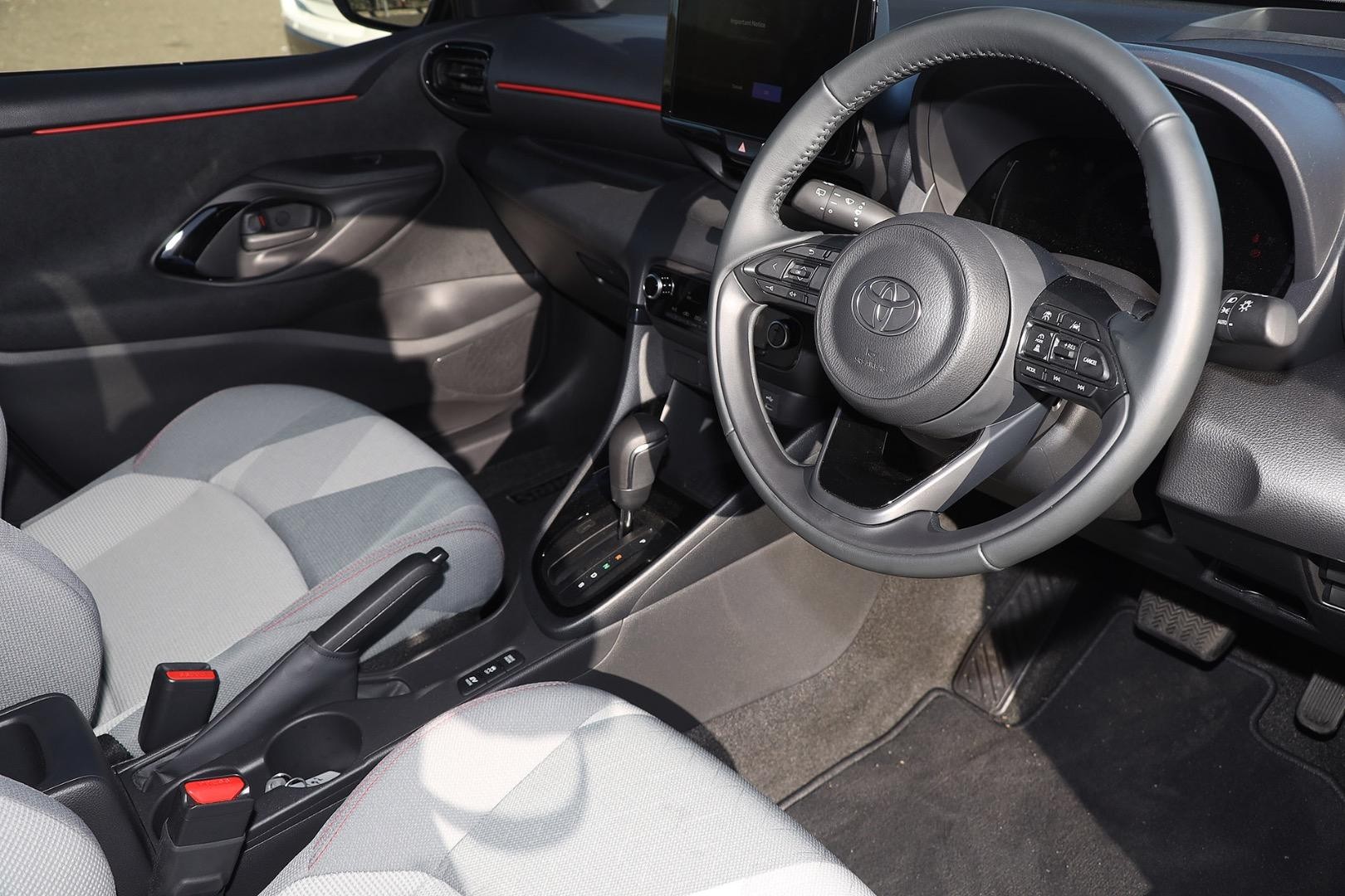 Toyota Yaris image 2