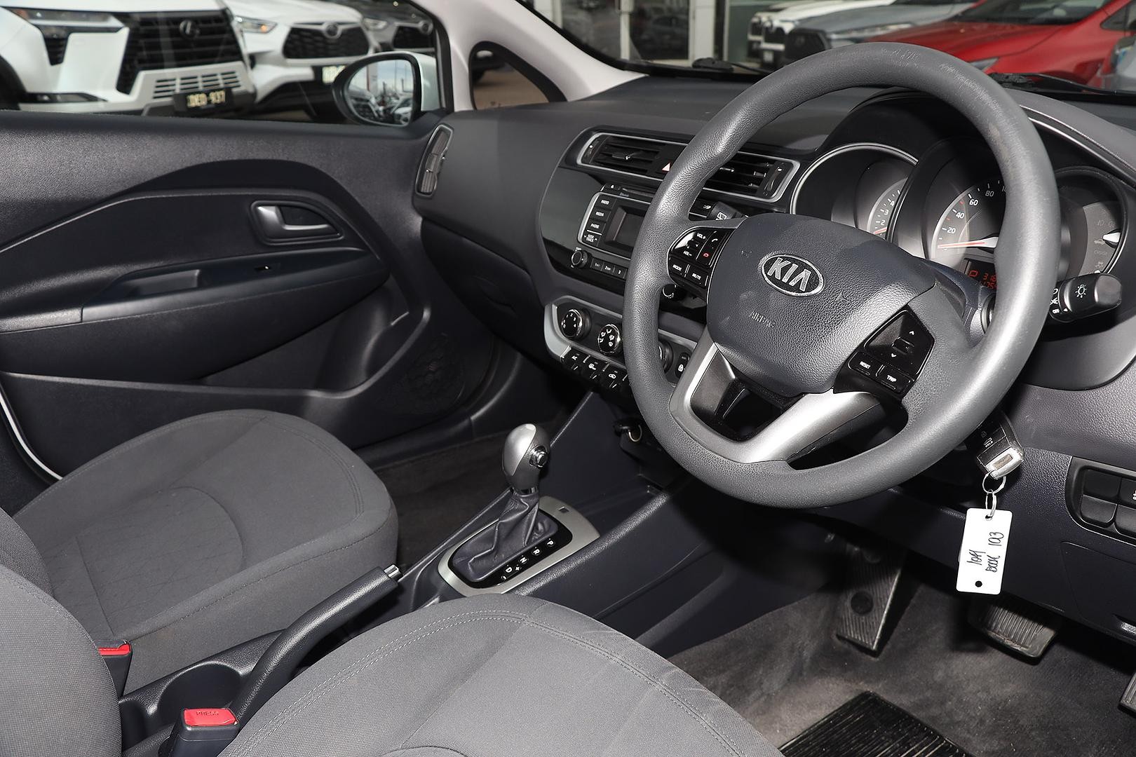 Kia Rio image 2
