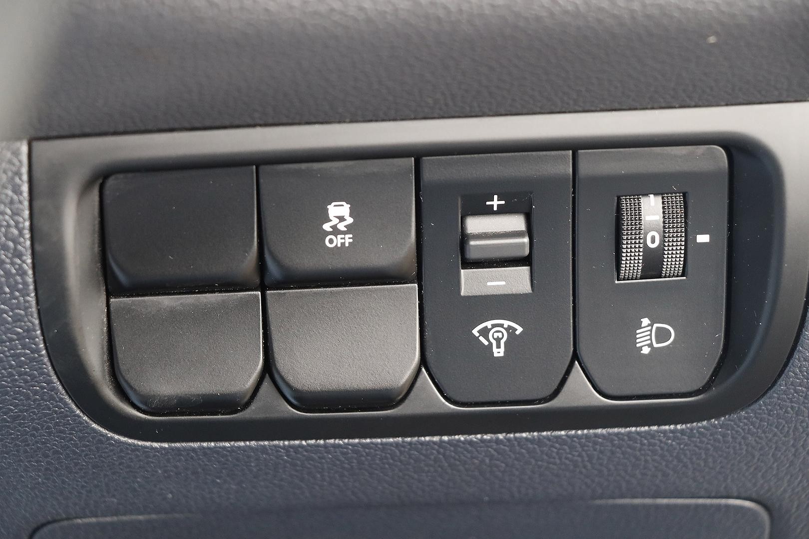 Kia Rio image 3