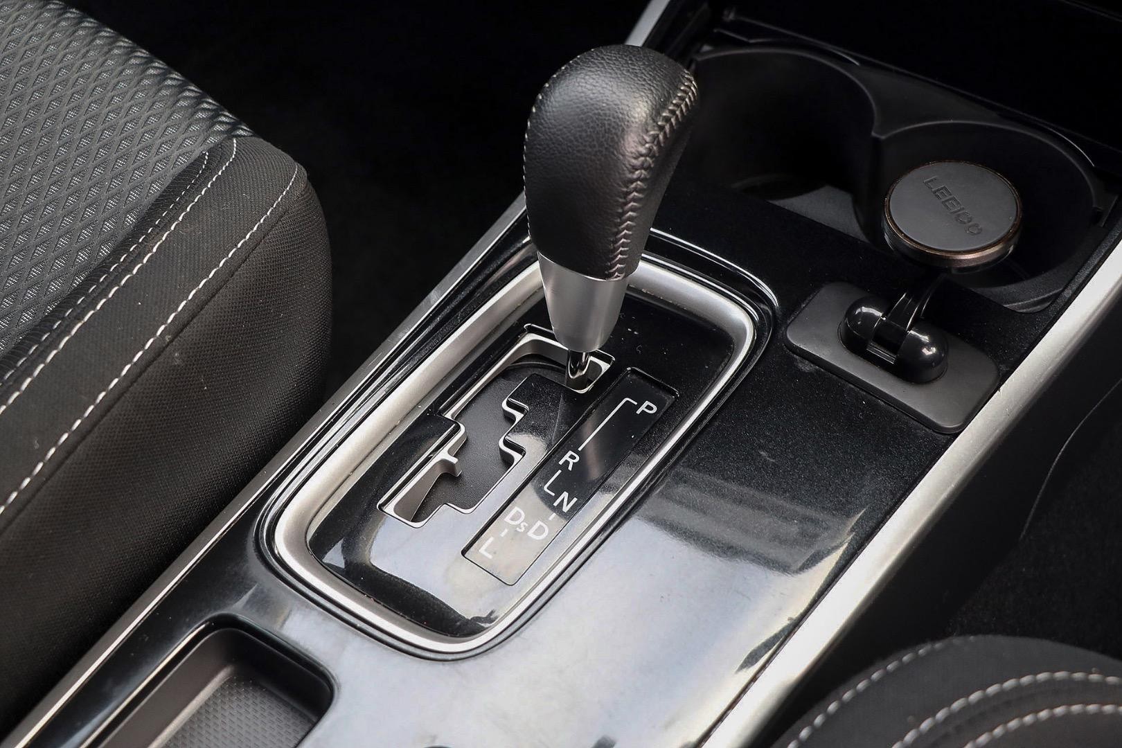 Mitsubishi Outlander image 4