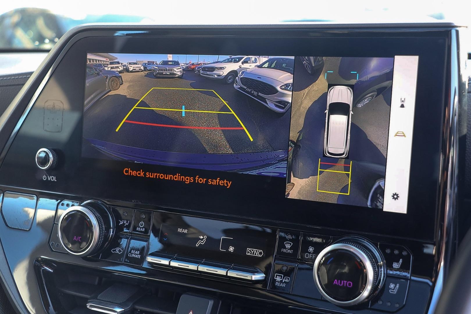 Toyota Kluger image 2