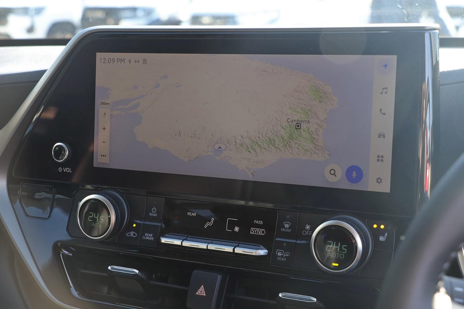Toyota Kluger image 3