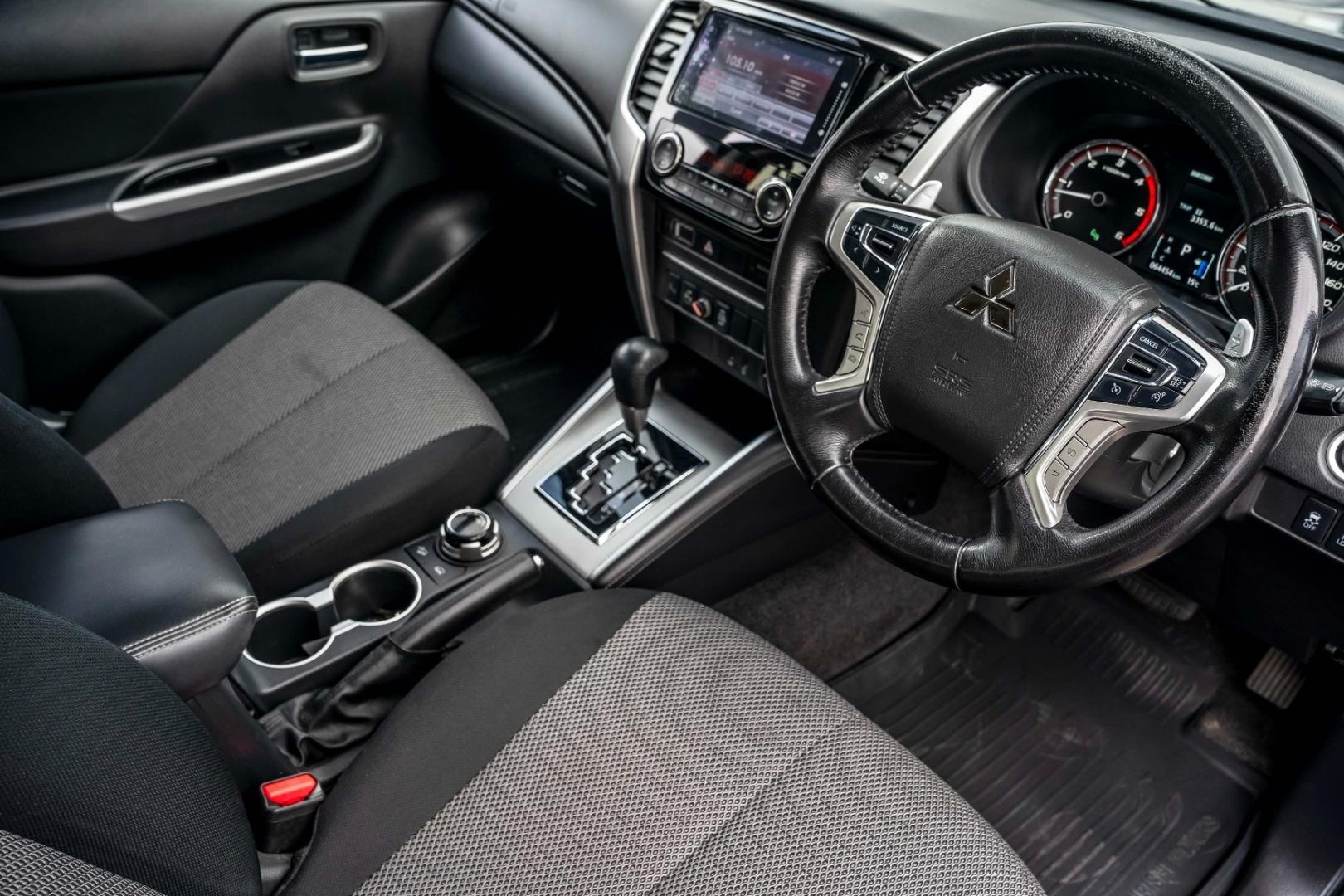 Mitsubishi Triton image 2