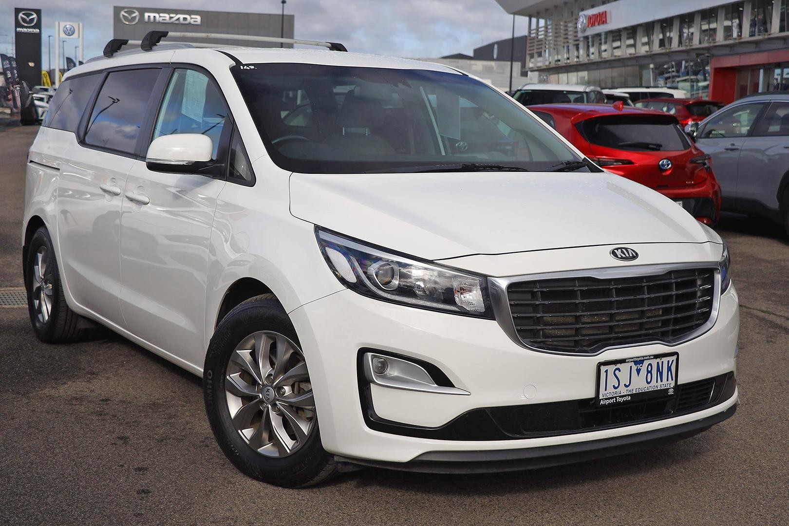 Kia Carnival image 1