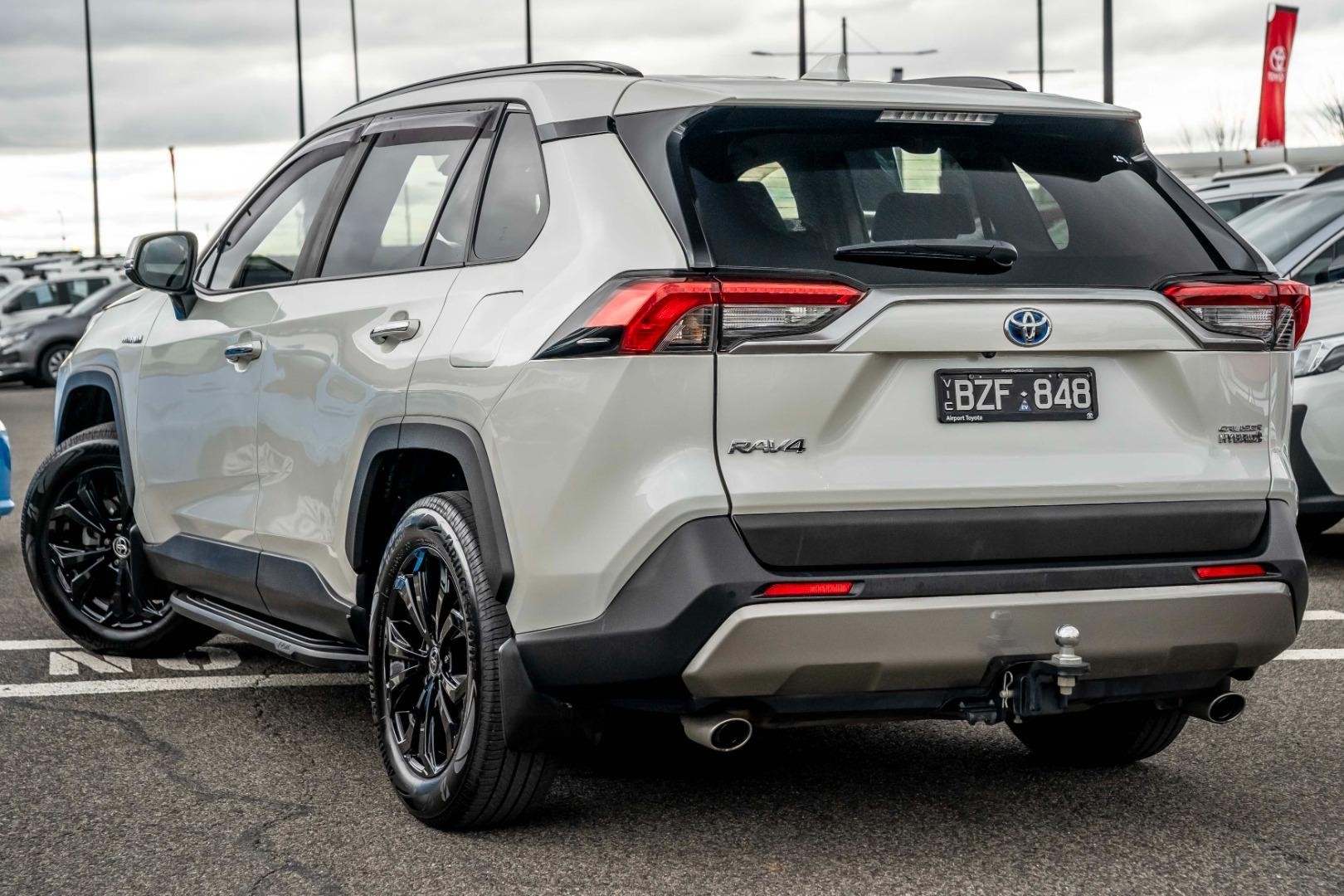 Toyota Rav4 image 2