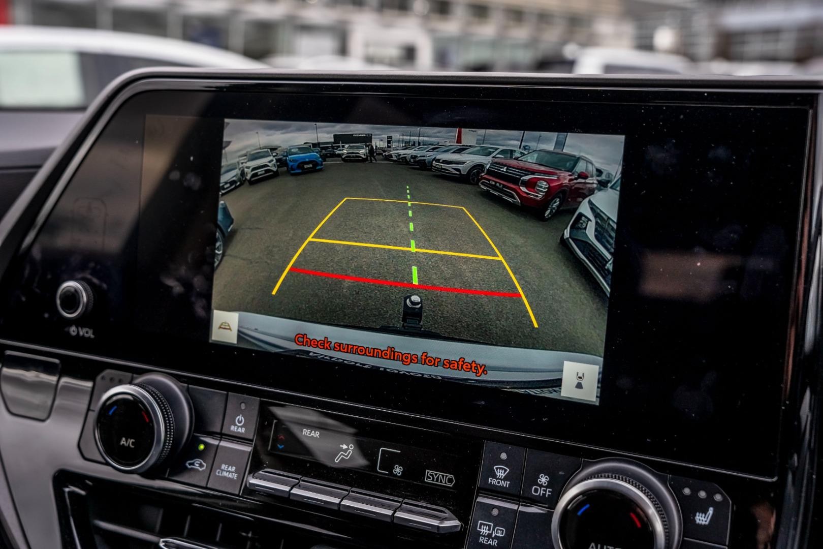 Toyota Kluger image 3