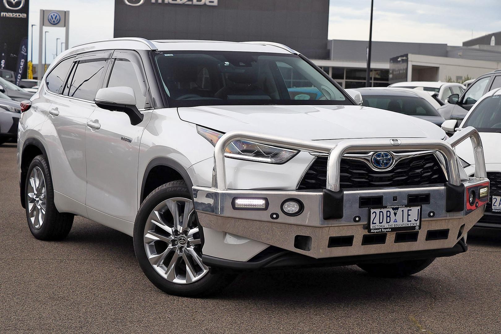 Toyota Kluger image 1
