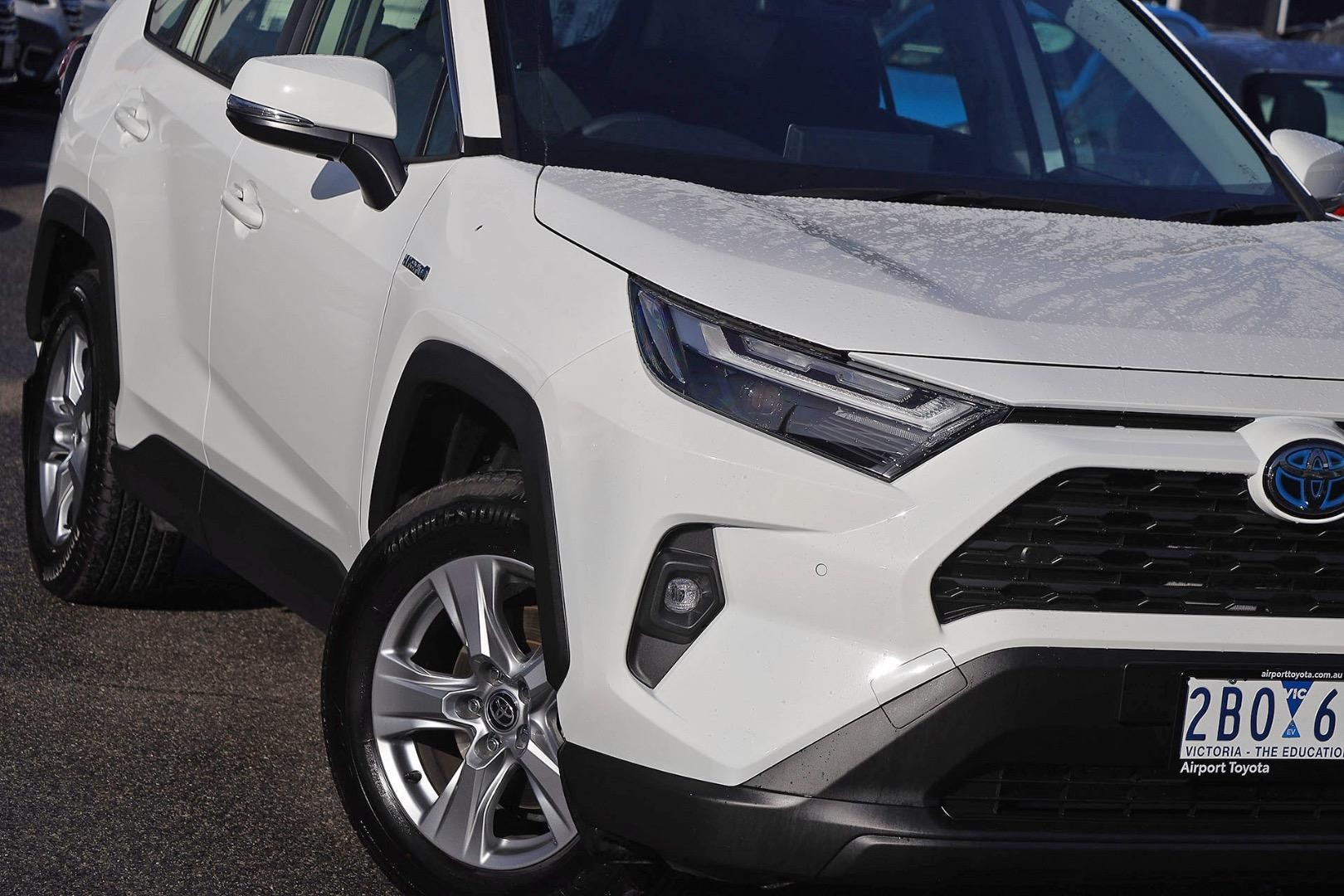 Toyota Rav4 image 2