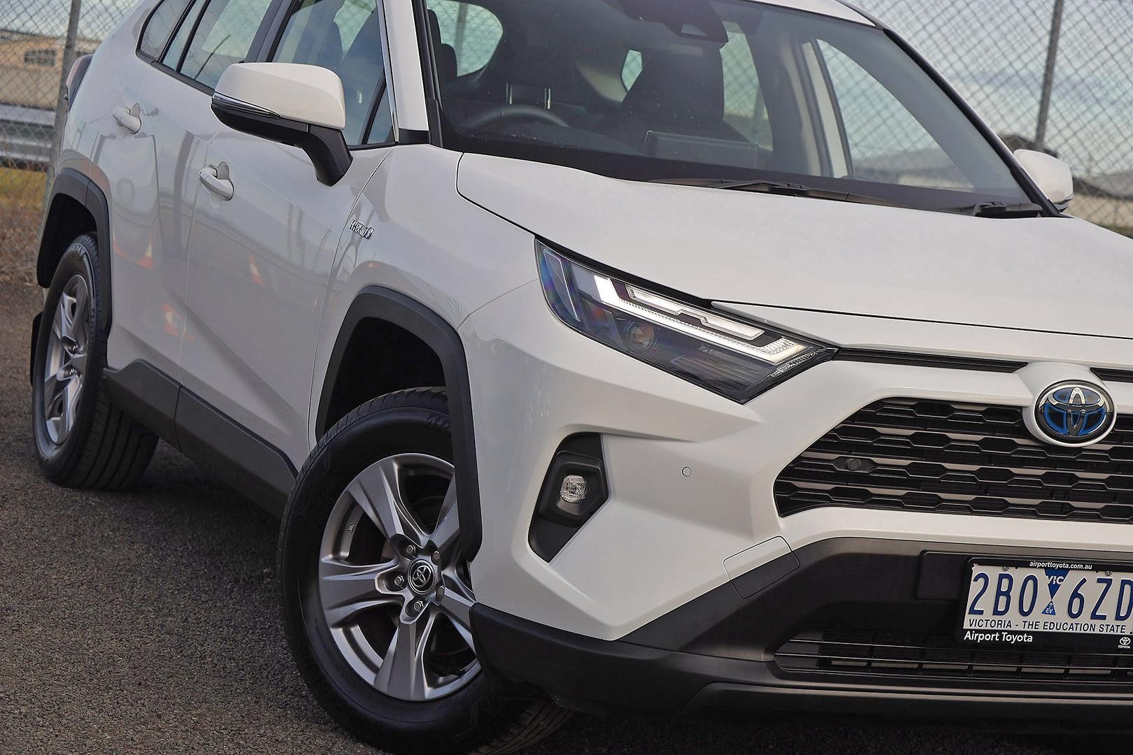 Toyota Rav4 image 2