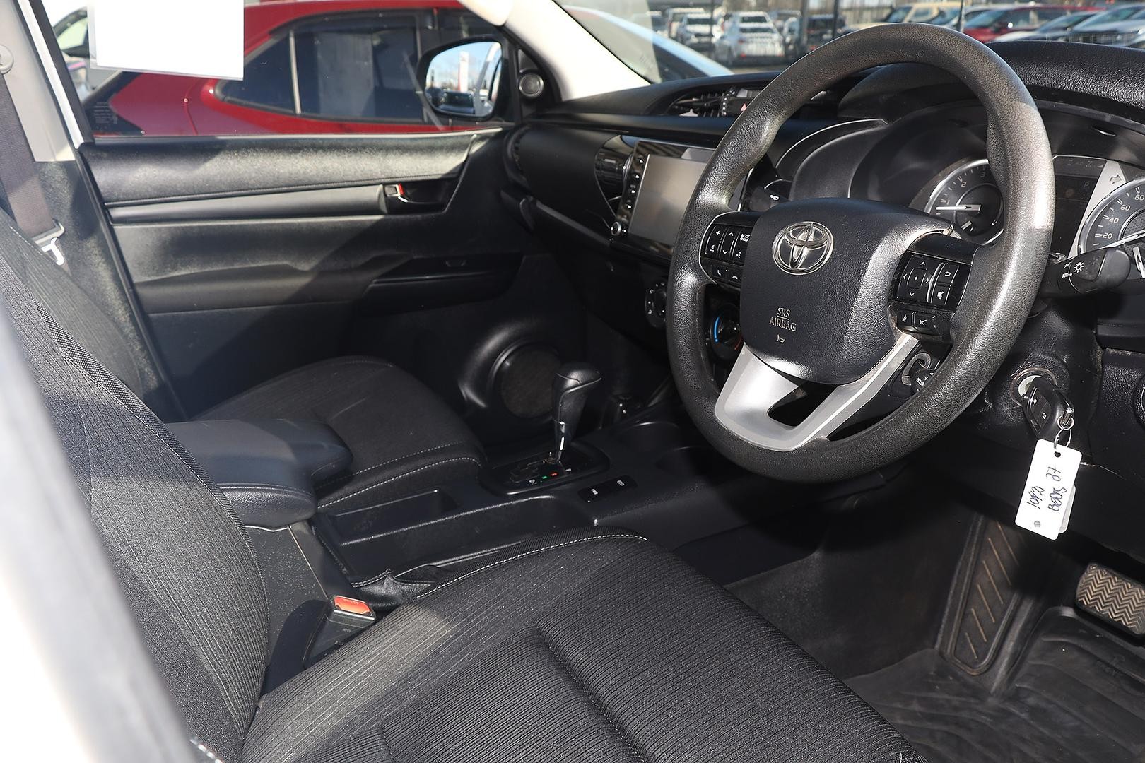 Toyota Hilux image 4
