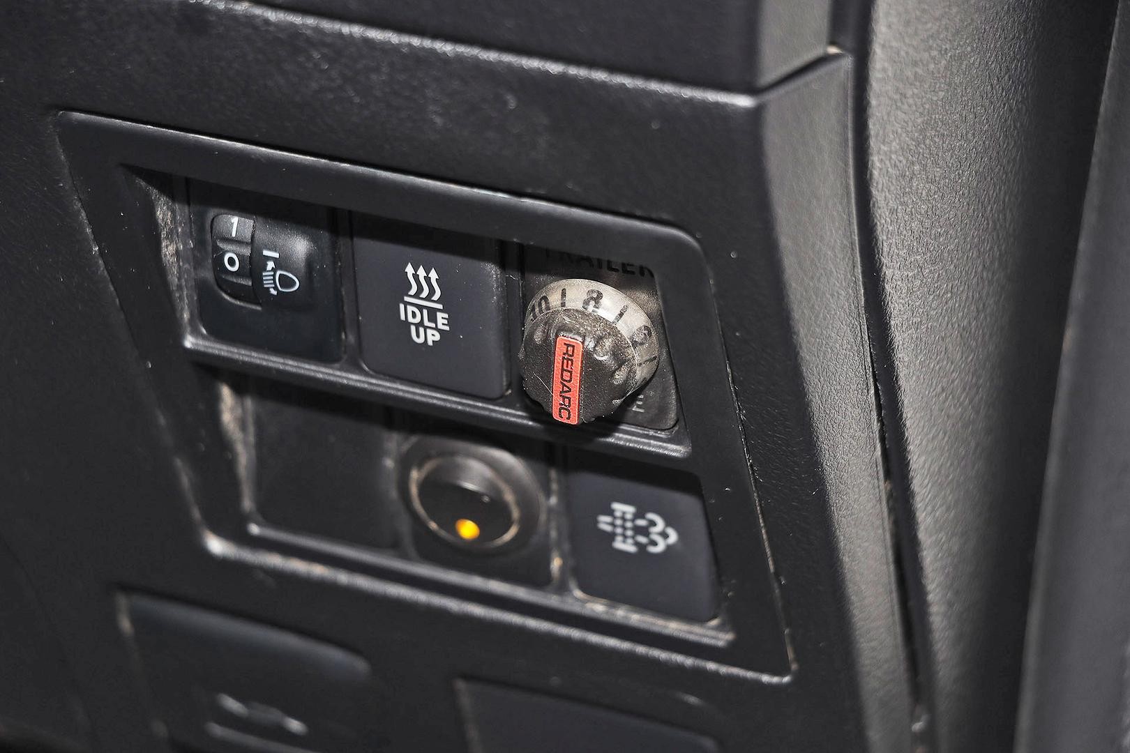 Toyota Hilux image 2
