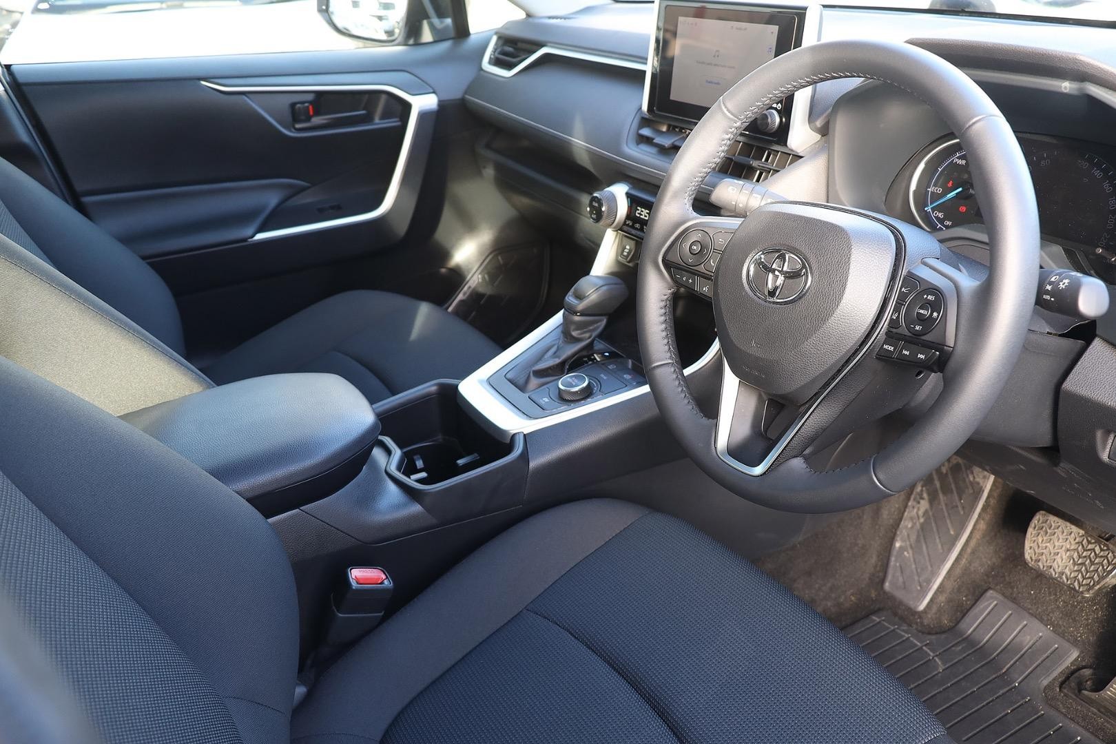 Toyota Rav4 image 2