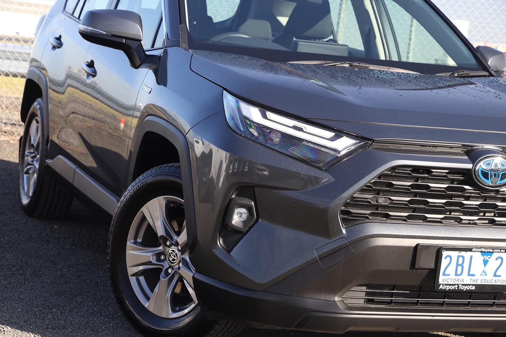 Toyota Rav4 image 2