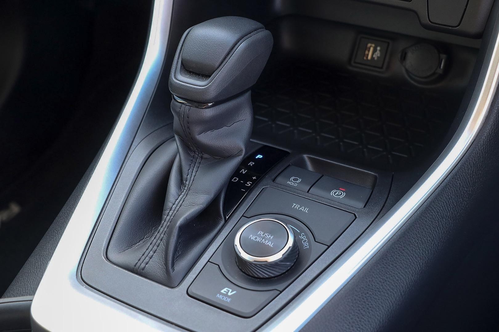 Toyota Rav4 image 2